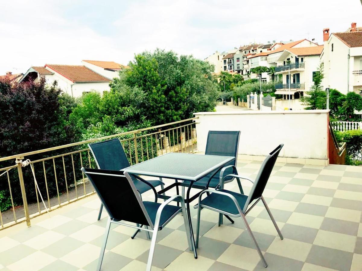 Olive Tree Apartments Rovigno Esterno foto