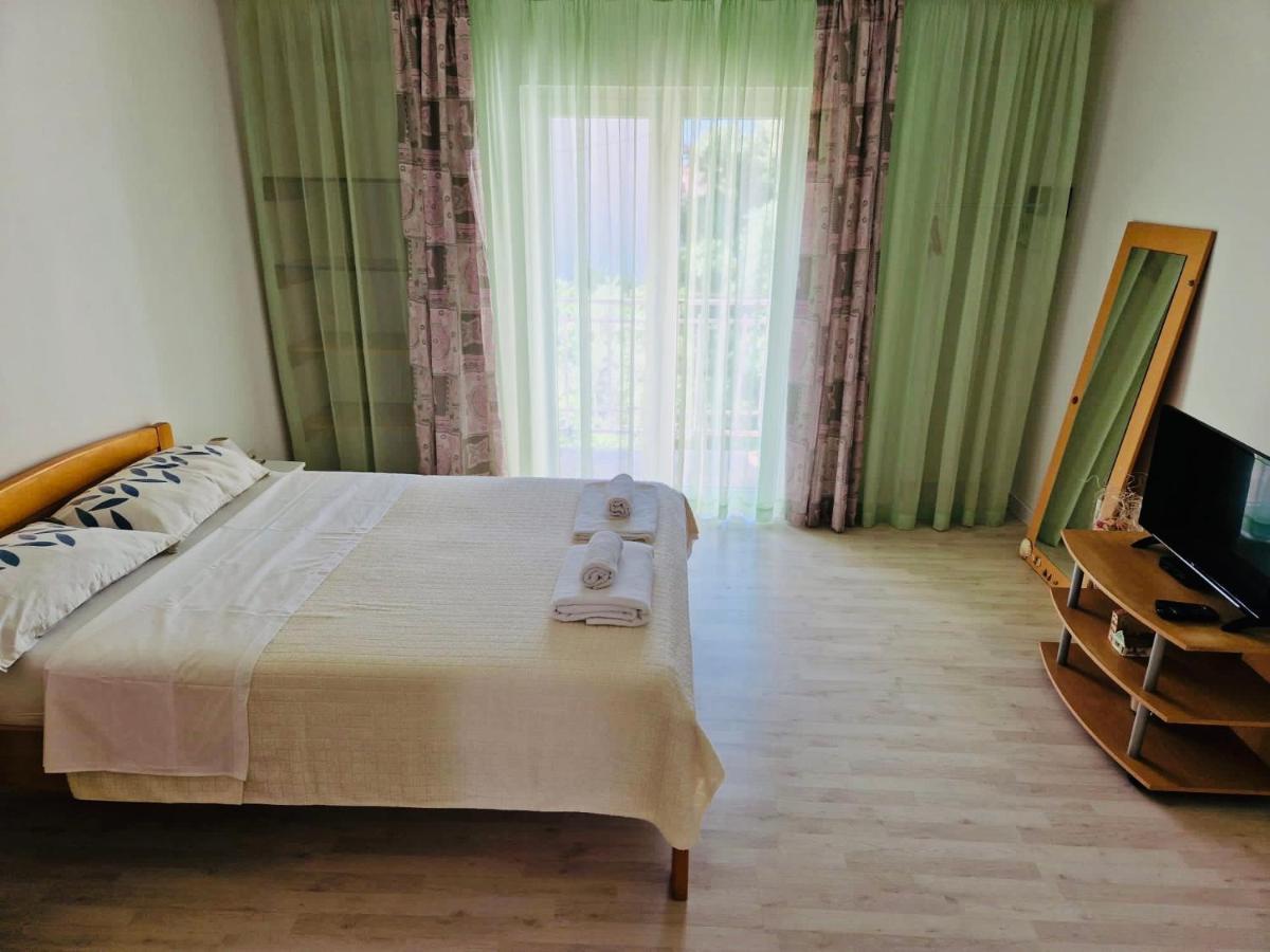 Olive Tree Apartments Rovigno Esterno foto